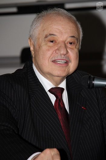 Senator Abu-Ghazaleh participates in Emirates Higher Education Summit.