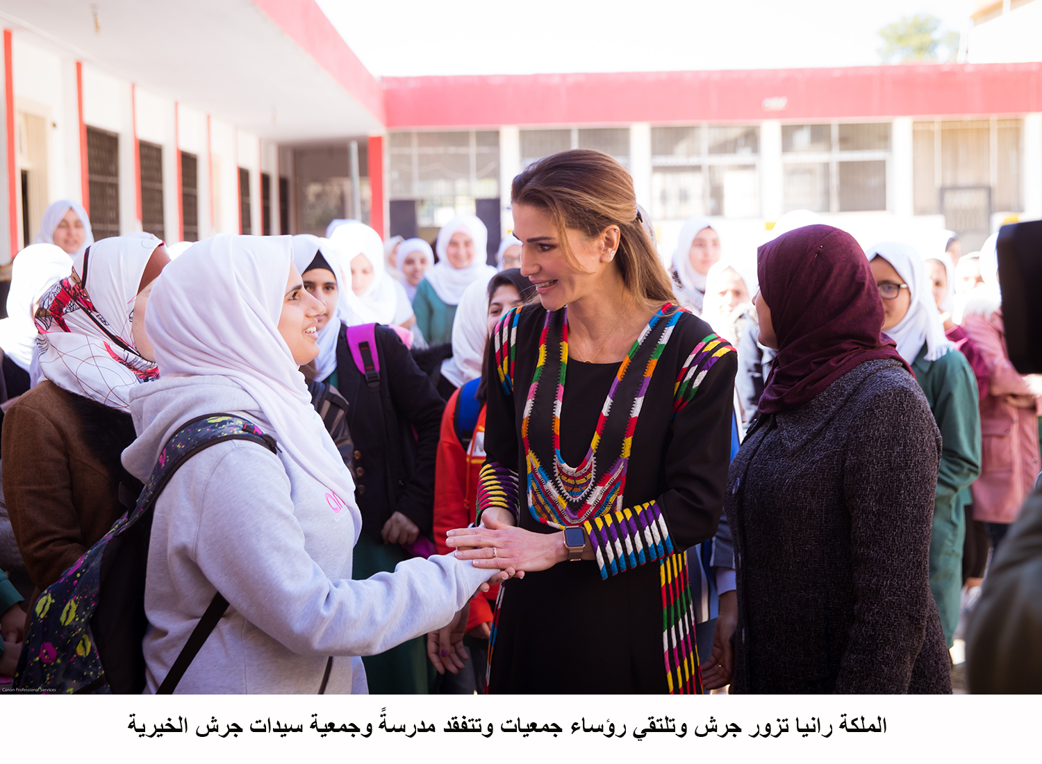 Queen Meets with Representatives of Charity Organizations and Visits School in Jerash