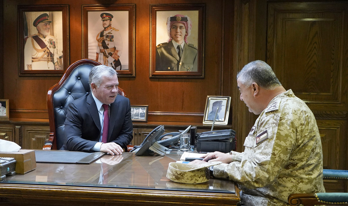 King visits Army headquarters