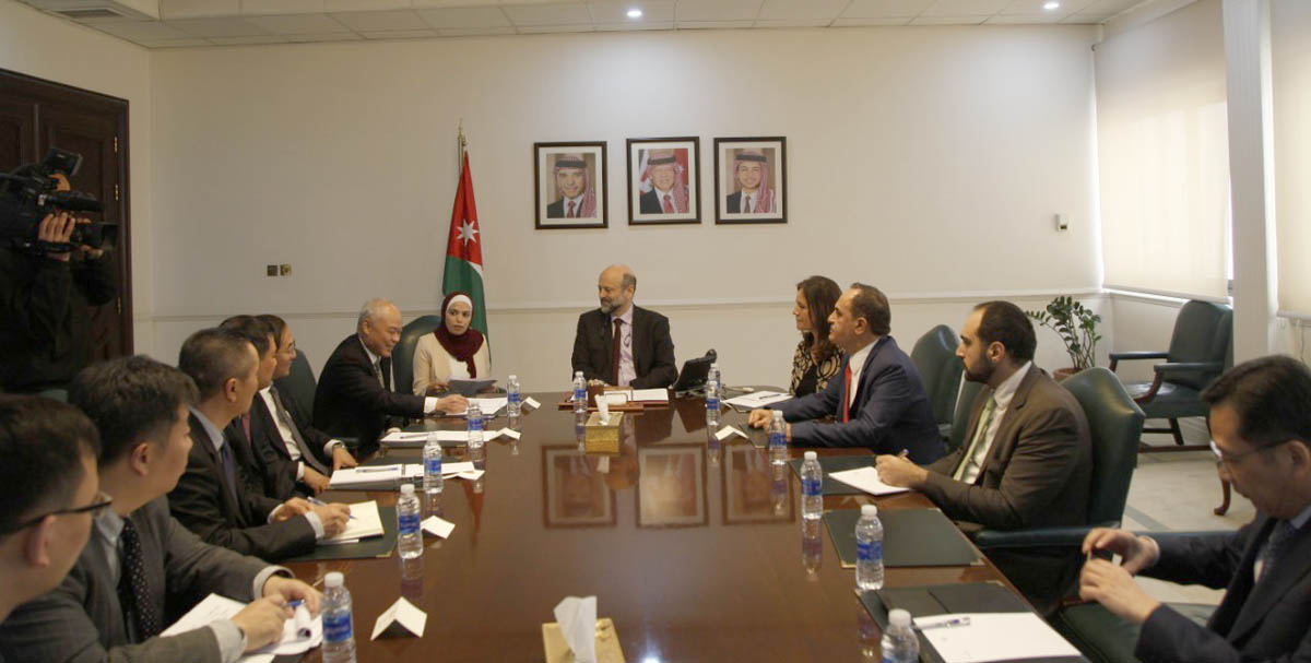 Prime minister meets Chinese SDIC Group delegation