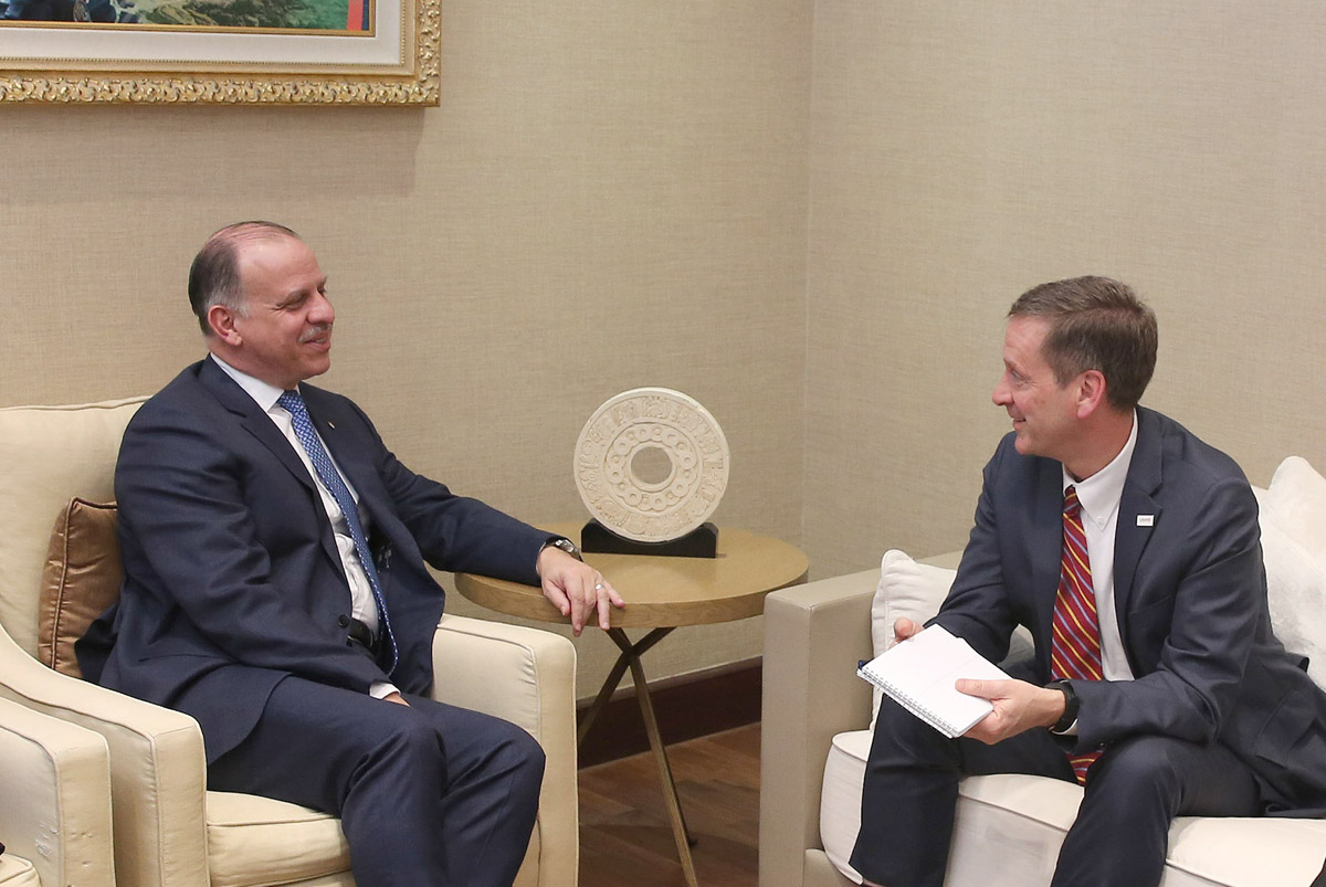 Deputizing for the King, Prince Faisal meets USAID director