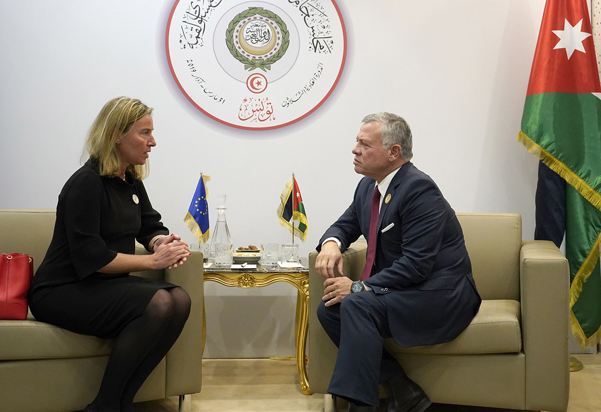 King meets EU high representative for foreign affairs and security policy in Tunis
