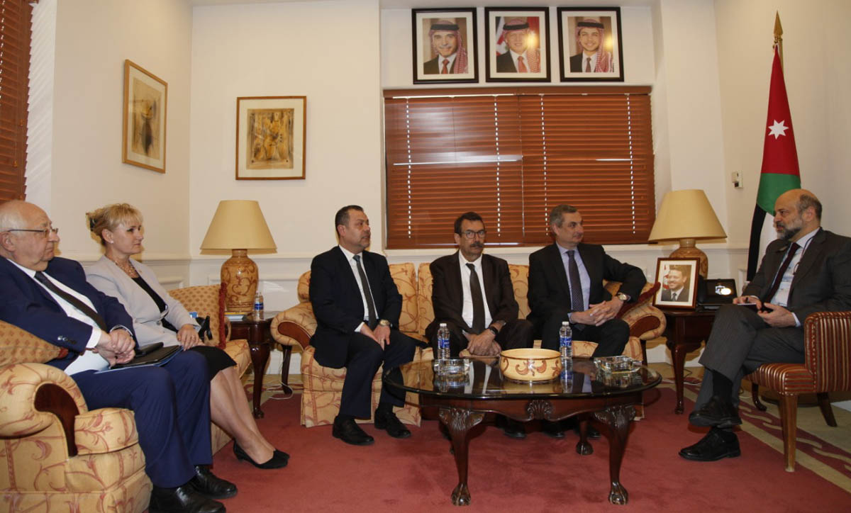 PM meets French Senate delegation