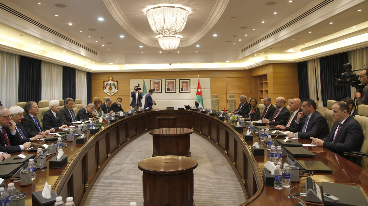 Prime minister holds talks with Italian president