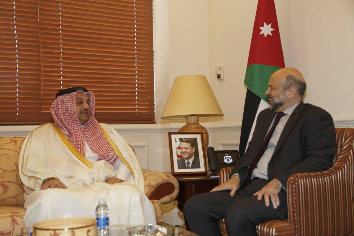 PM meets with Qatari Deputy PM