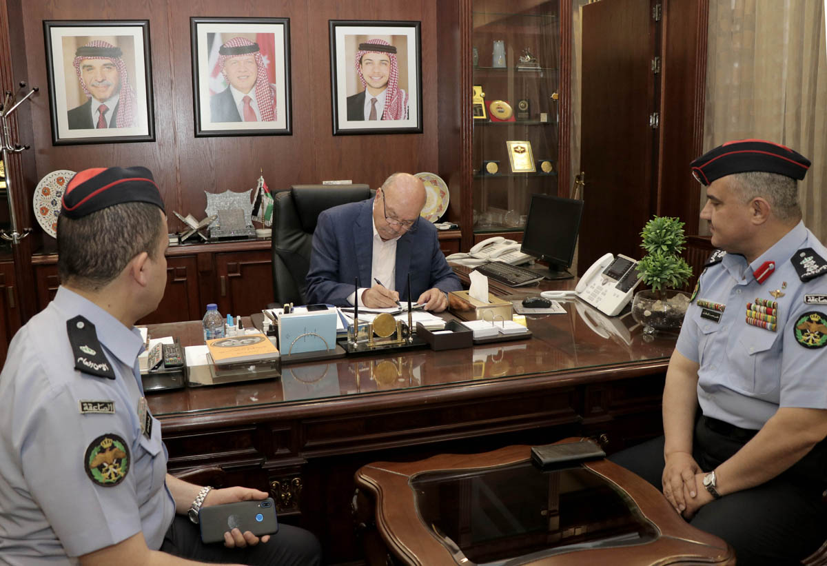 Senate president signs anti-drugs, festive shooting document