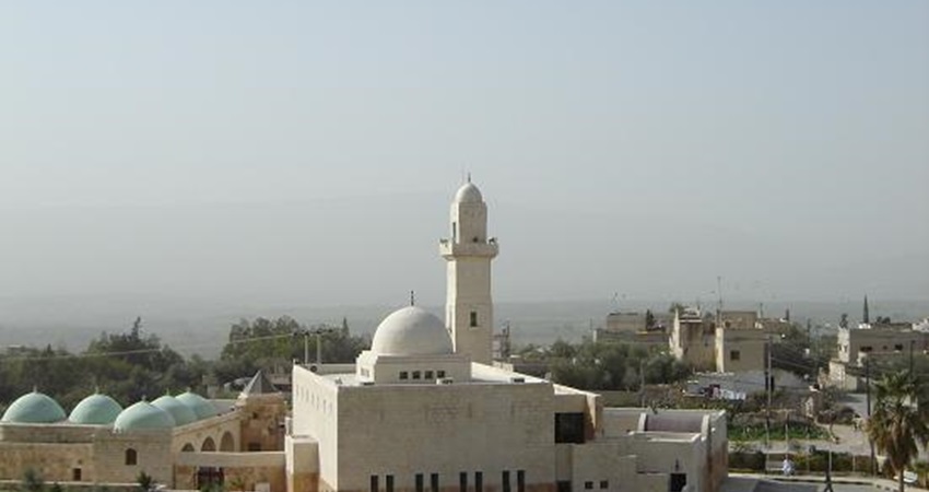 4,980 visit Islamic shrines in northern Jordan in April