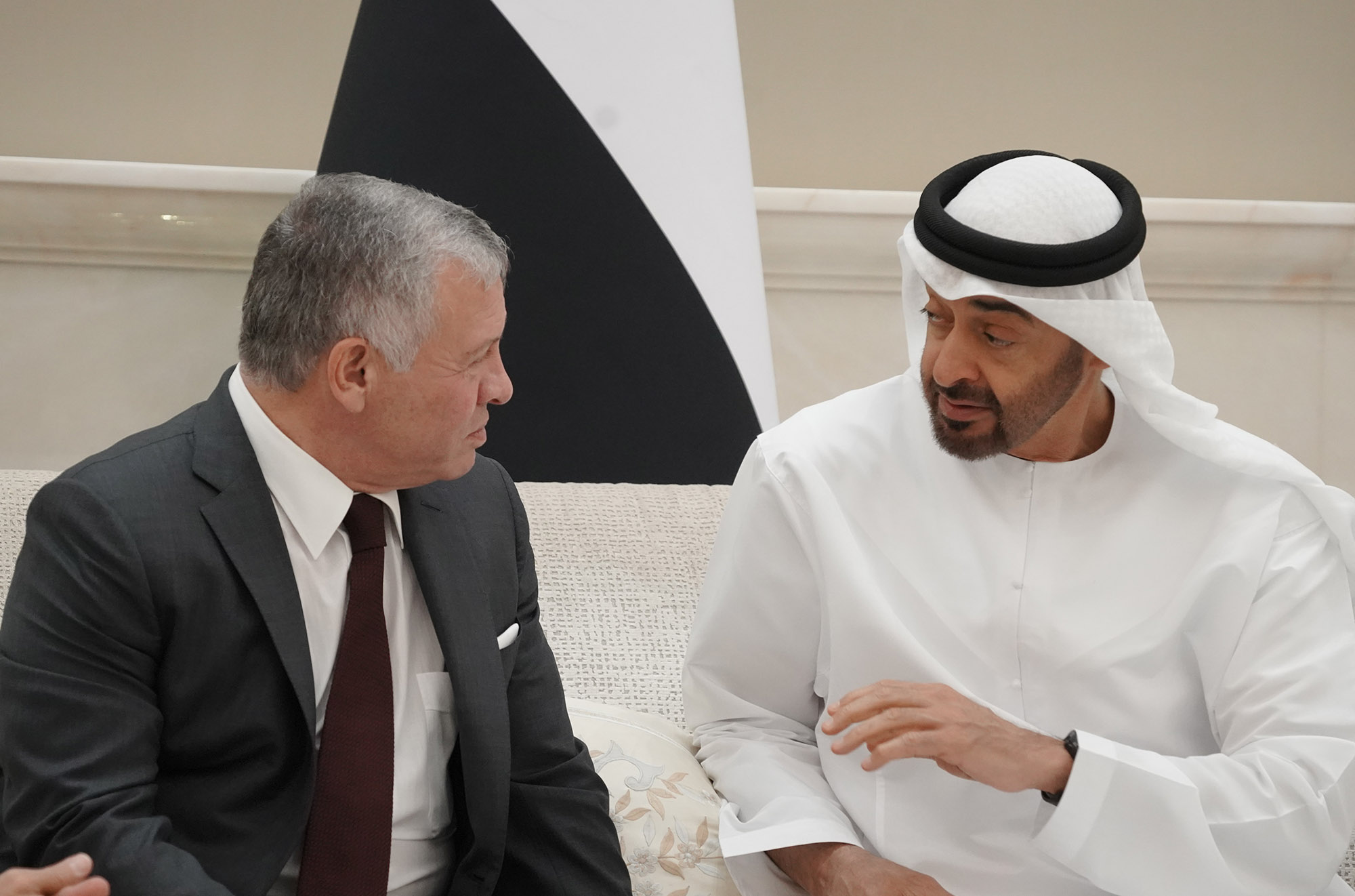 King, Abu Dhabi Crown Prince reaffirm strong Jordan-UAE ties