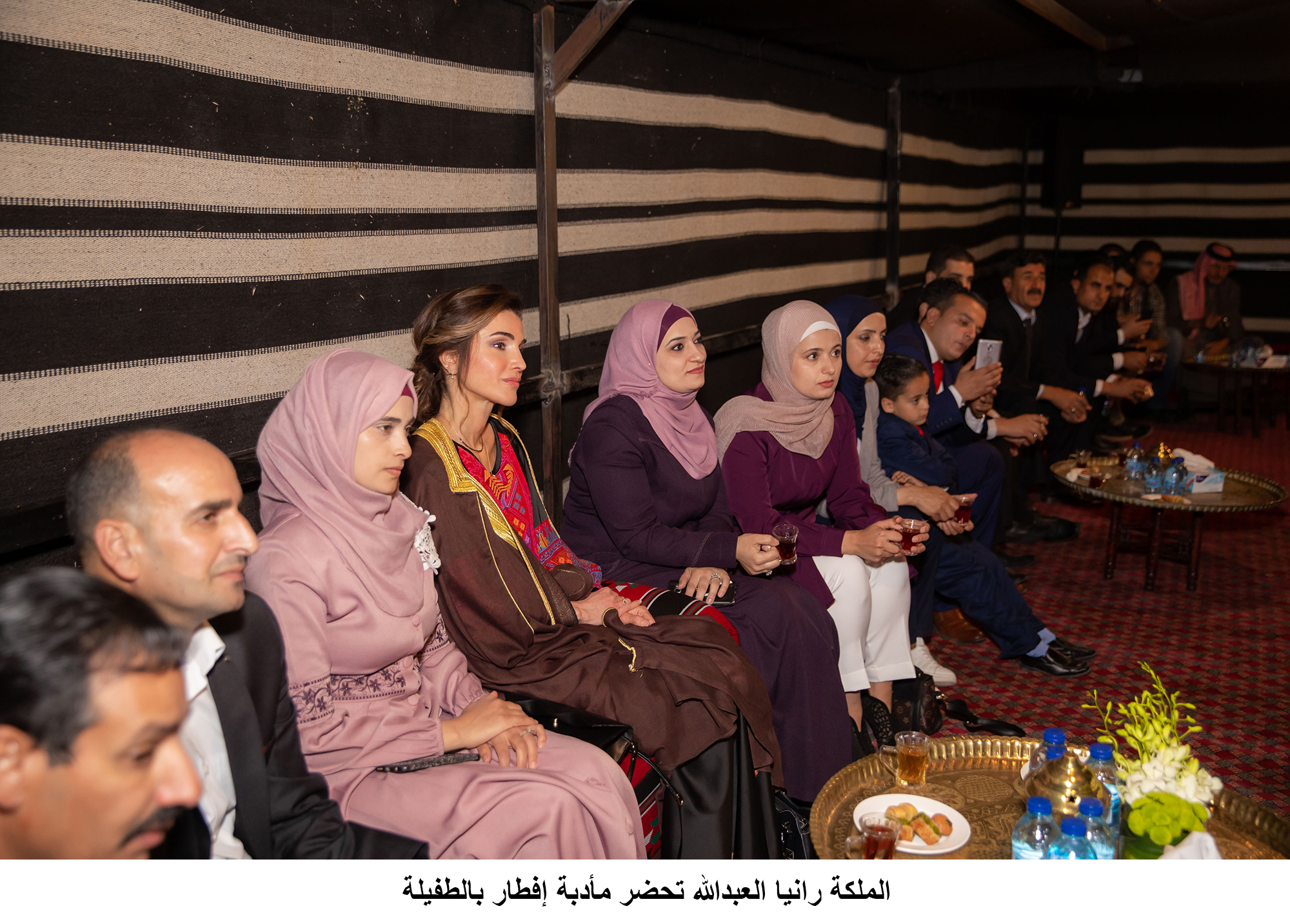 Queen Rania Joins Youth and Community Representatives for Iftar in Tafileh