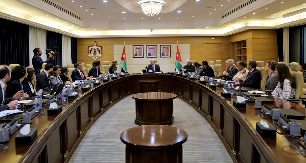 National committee on combating smoking holds first meeting