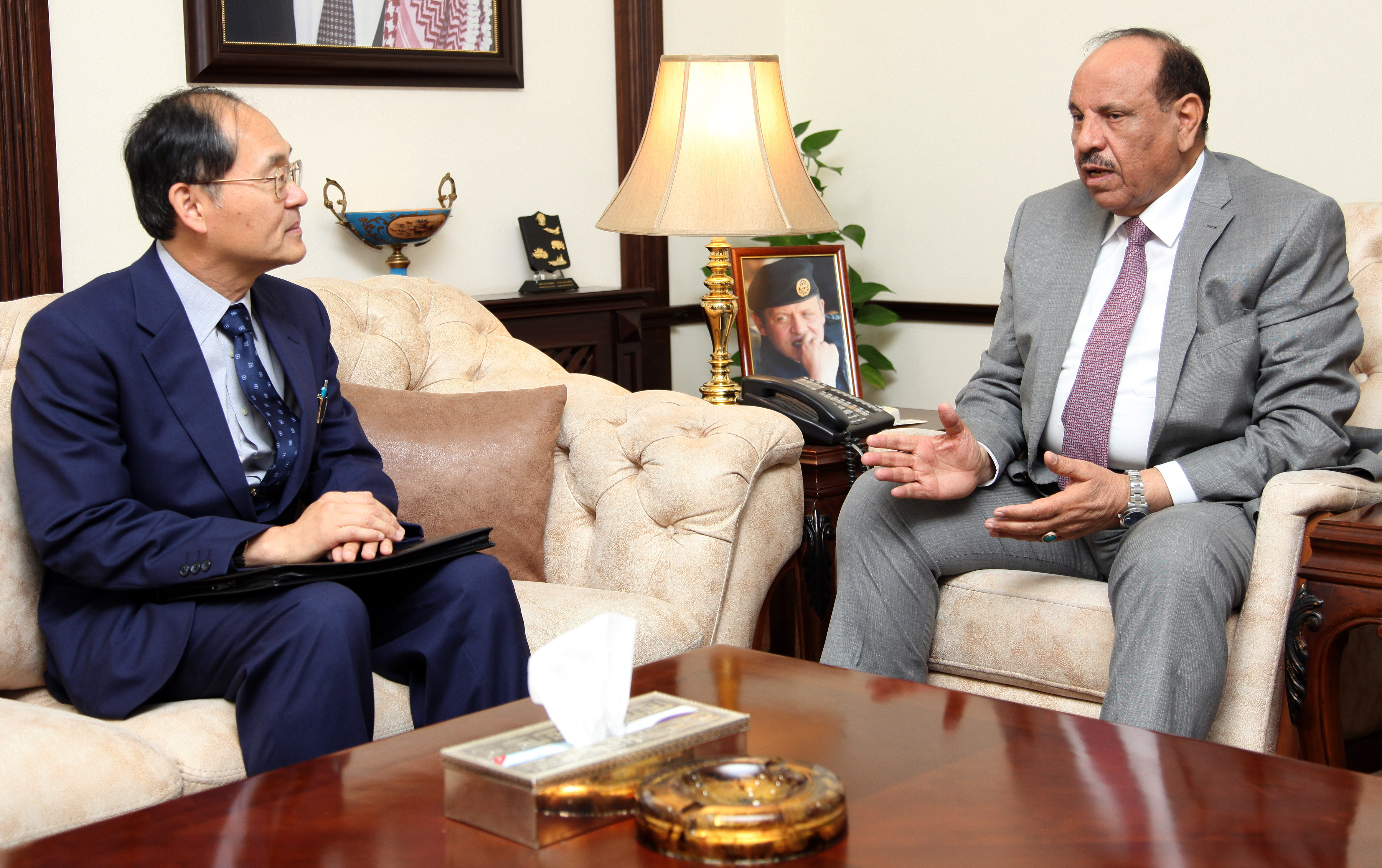 Interior minister meets Japanese envoy