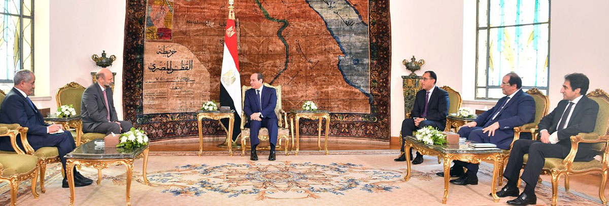 Razzaz, Egyptian President discuss Jordanian-Egyptian ties