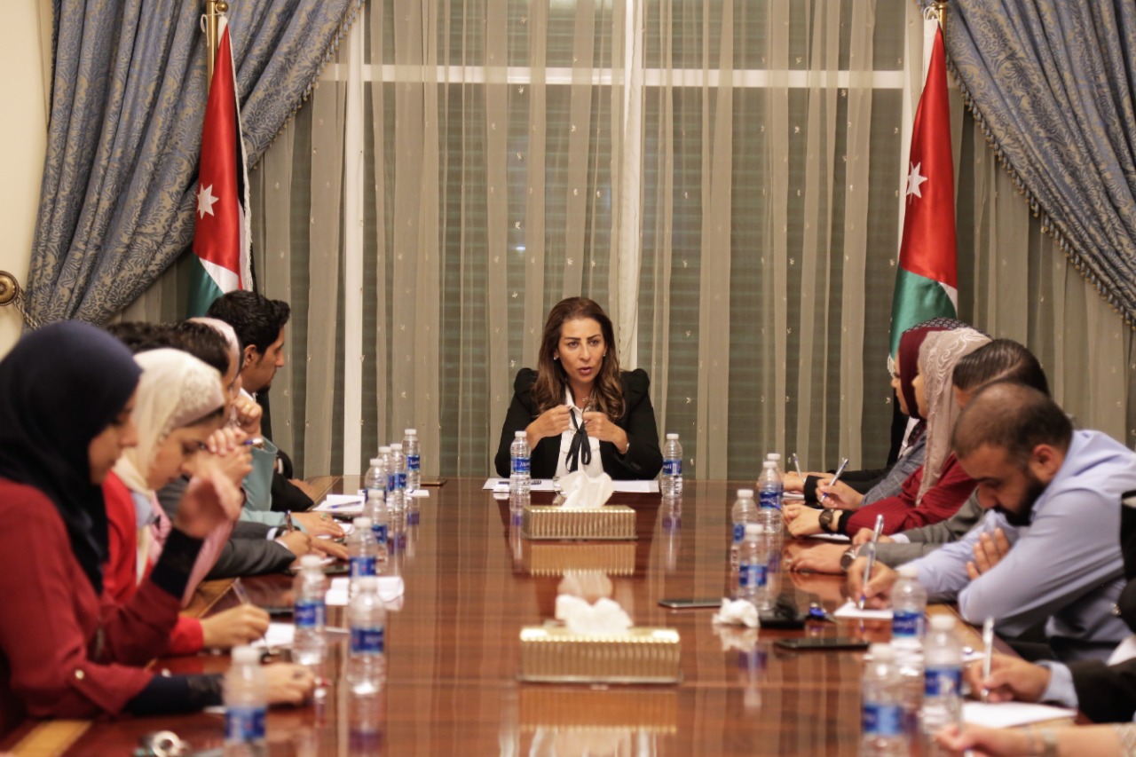 Gov't spokesperson meets young figures from governorates