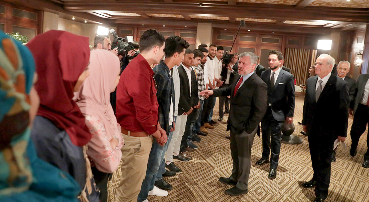 King, Queen, and Crown Prince receive top Tawjihi achievers