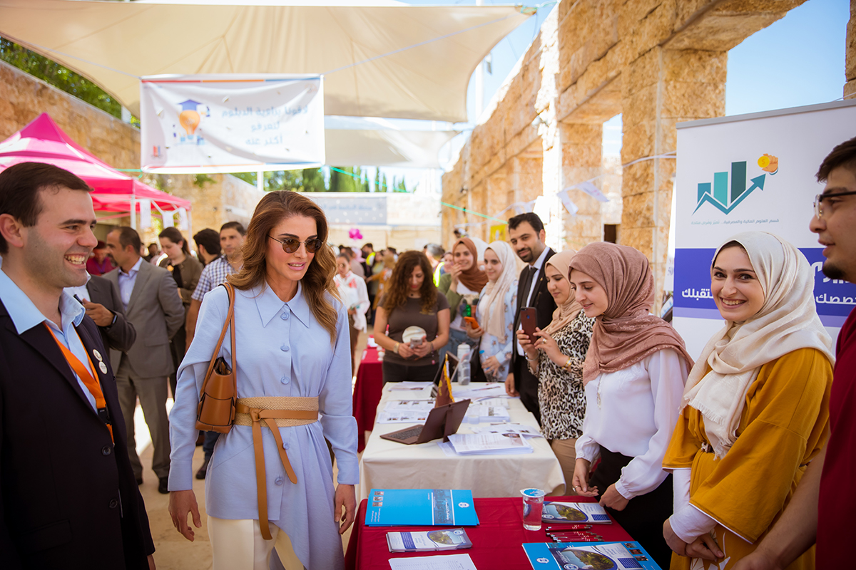 Queen Rania Visits ‘Live Your Dream’ Annual Carnival at King Hussein Parks