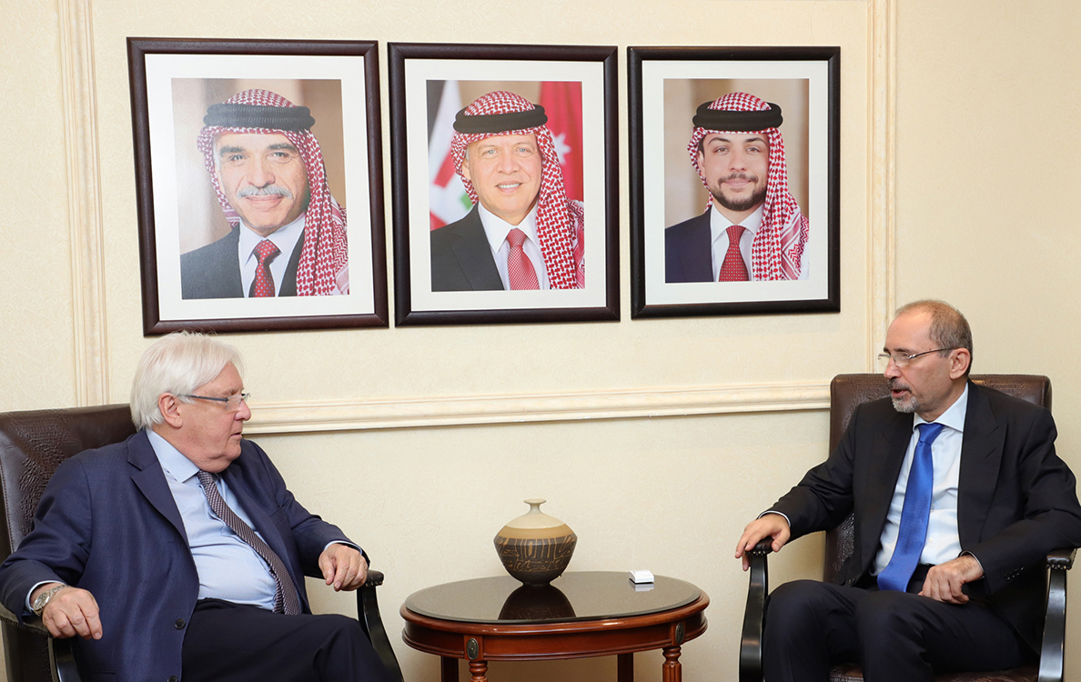 FM, UN envoy discuss political efforts for Yemen