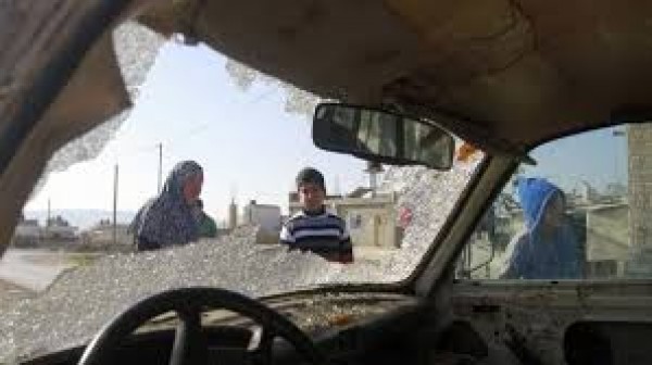 Settlers attack Palestinians’ vehicles southern Nablus