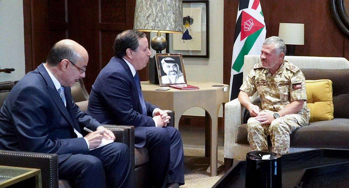 King receives Tunisian FM