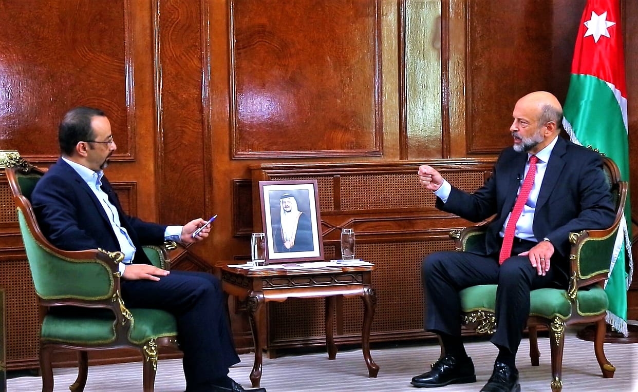 PM urges teachers to halt strike, sit for dialogue