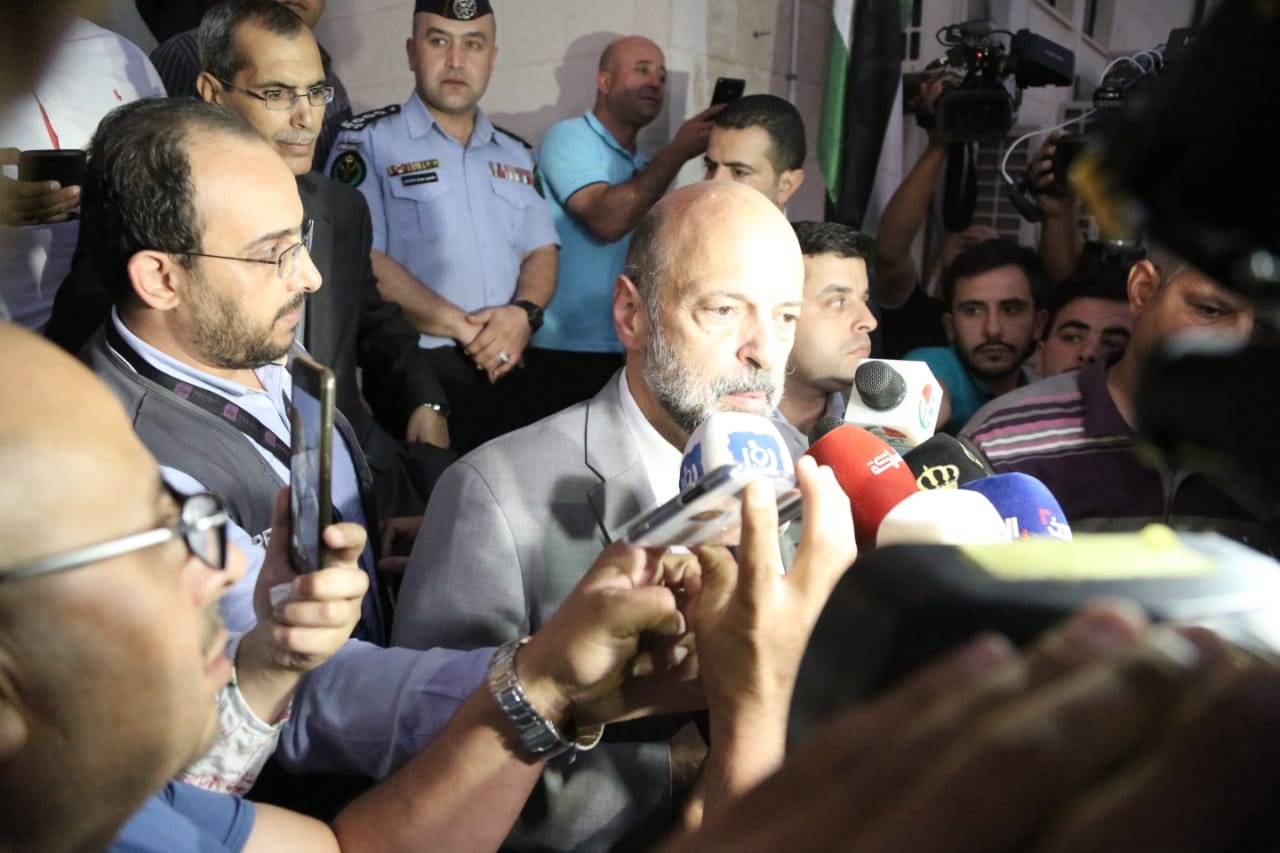 Ministerial team, teachers syndicate sit for dialogue