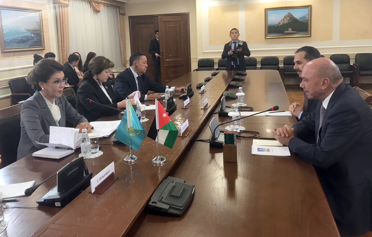Fayez discusses ties with Kazakh counterpart