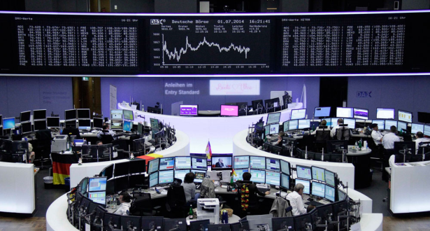 European shares sink as trade worries persist