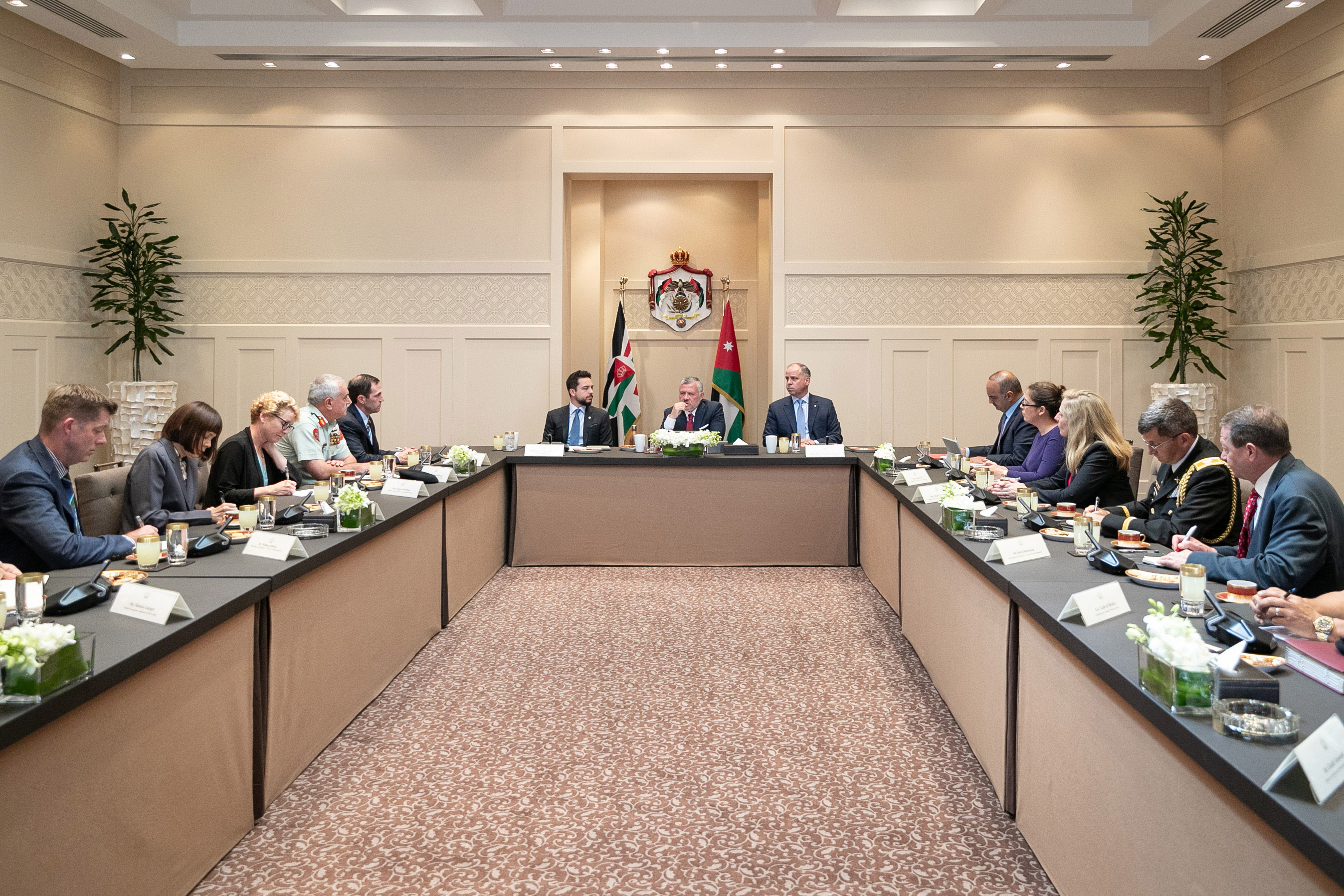 King receives US congressional delegation