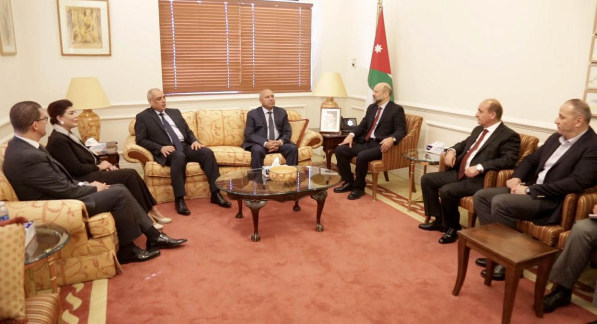 PM urges enhanced transport between Jordan, Egypt and Iraq