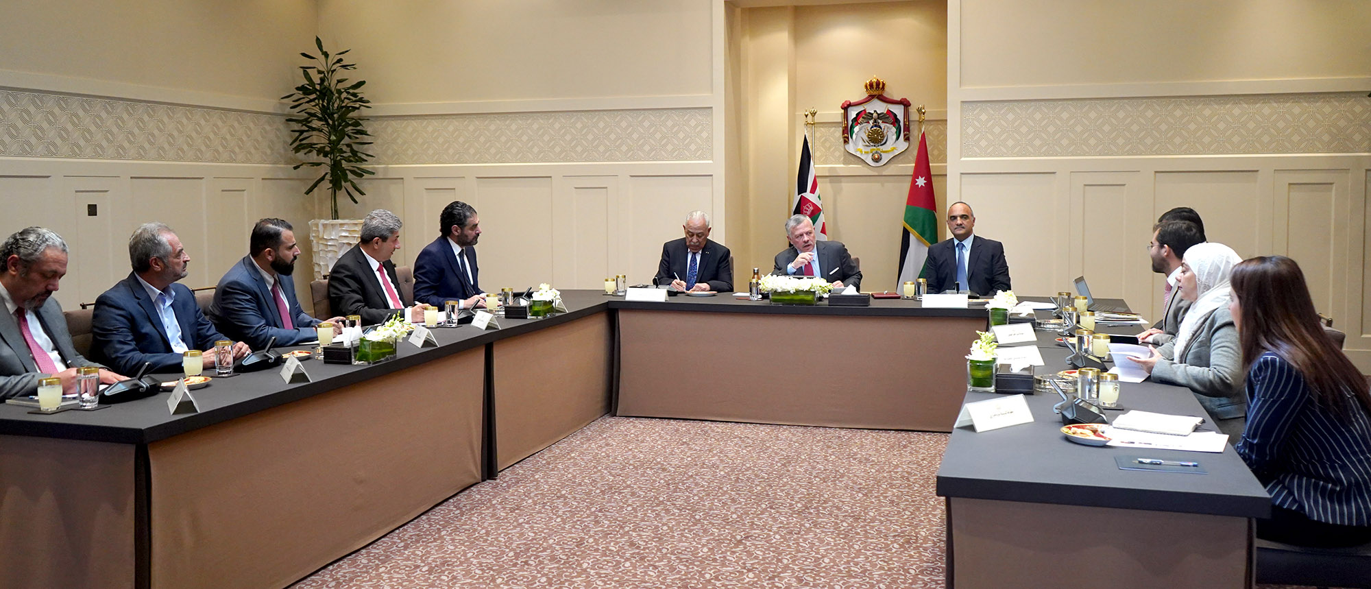 King meets private sector representatives