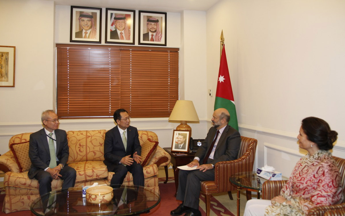 PM meets Korean electricity corporation President