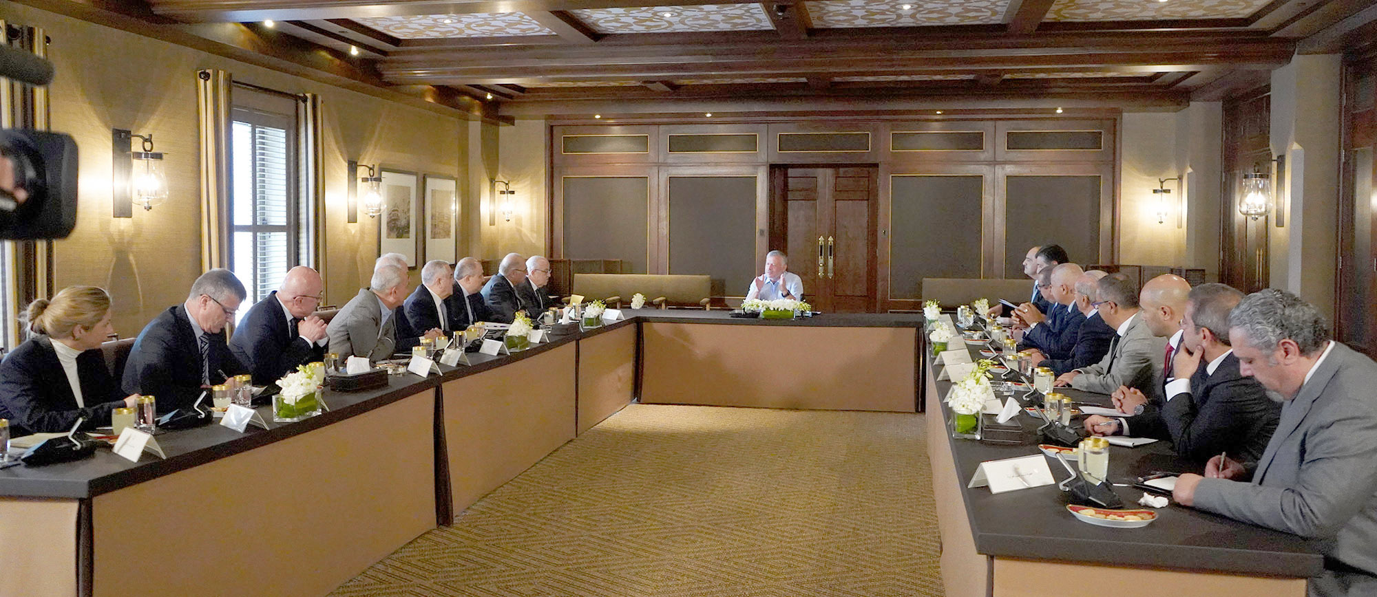 King urges collective work to address economic woes