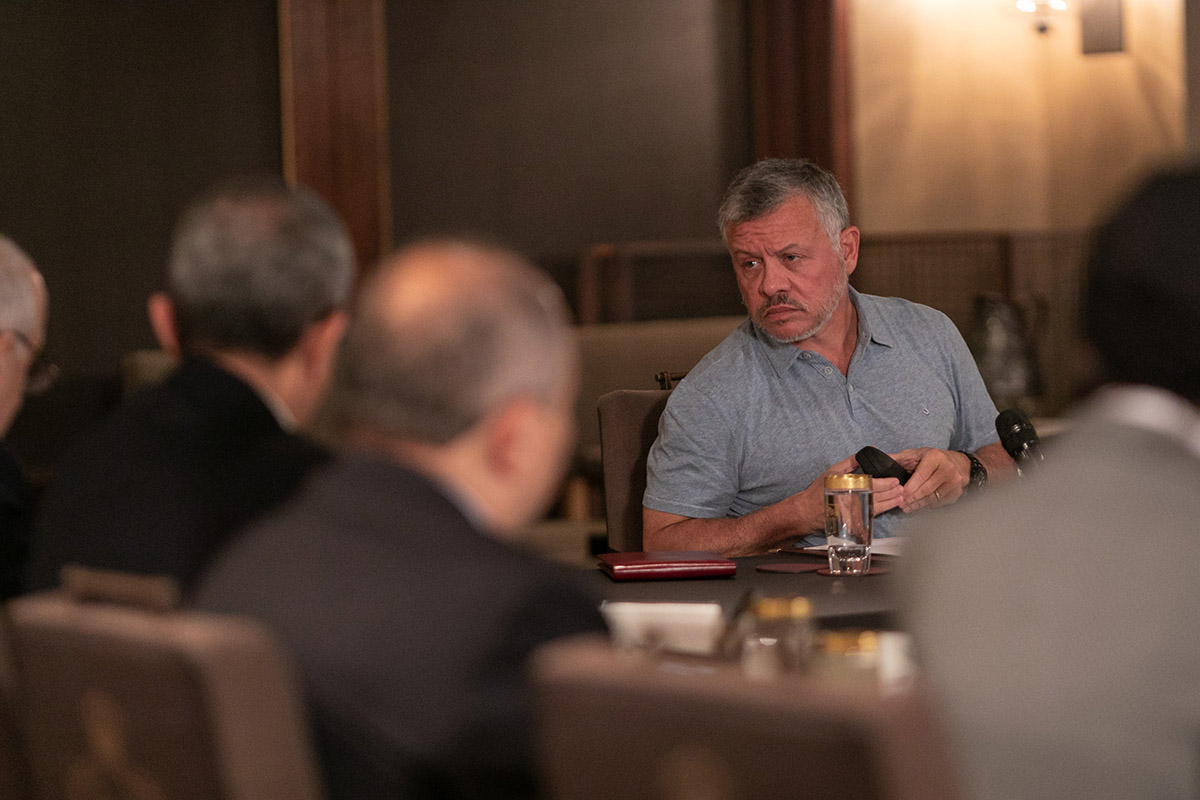 King participates in workshops with economic, parliamentary, academic, and media figures