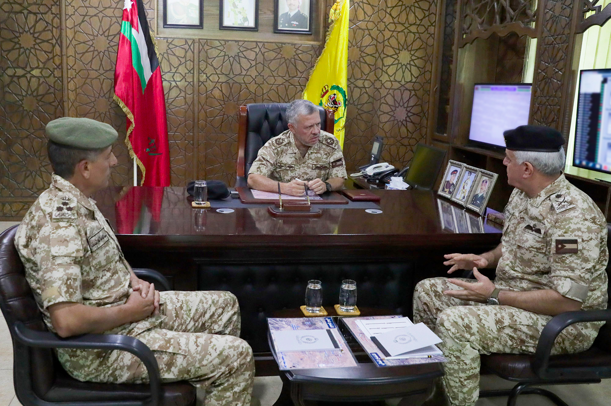 King visits Eastern Military Region Command