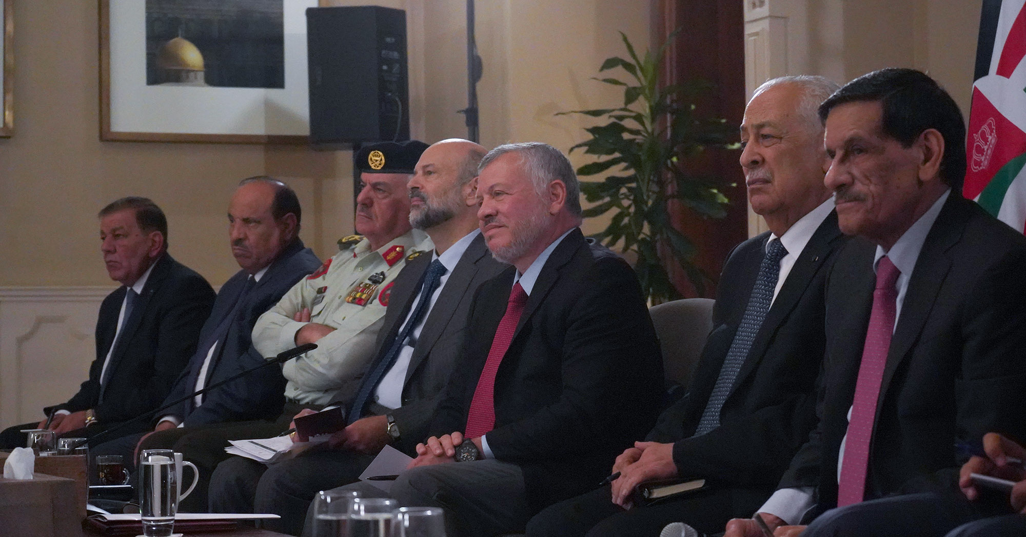 King meets Ajarmeh tribe representatives as part of Basman Forum meetings