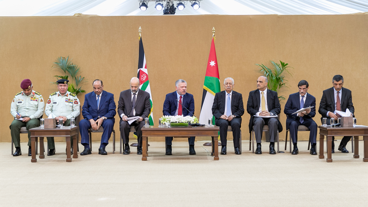 King meets Bani Hassan tribe leaders as part of Basman Forum meetings