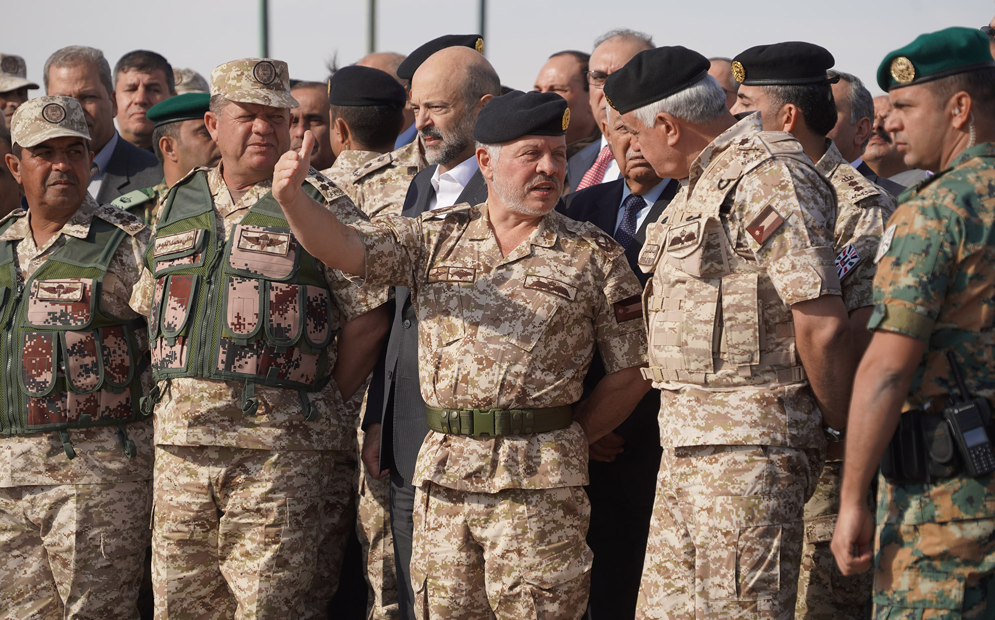 King attends tactical exercise by 1st Royal Guards Mechanised Brigade