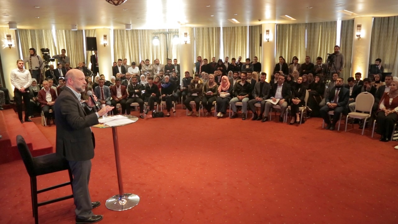 Razzaz participates in interactive panel with university students on 2020 budget