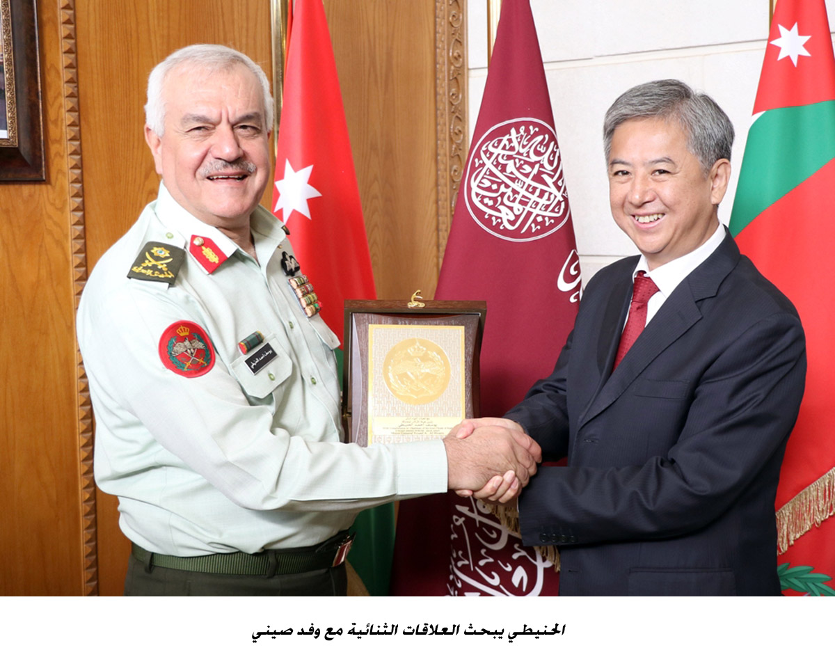 Army chief discusses ties with Chinese delegation