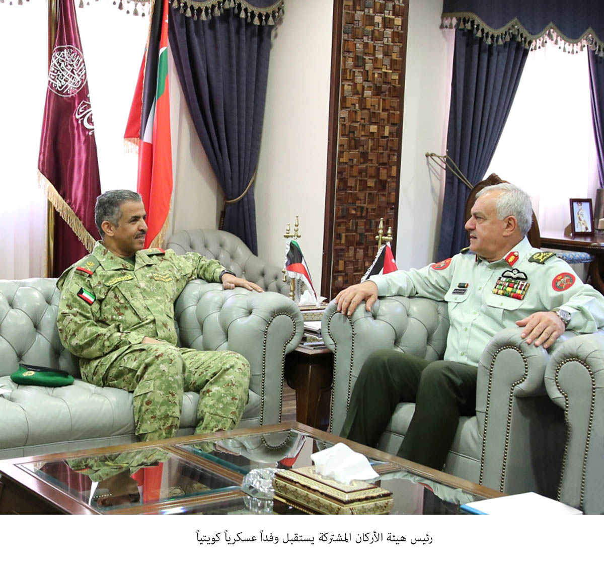Army chief receives Kuwaiti military delegation