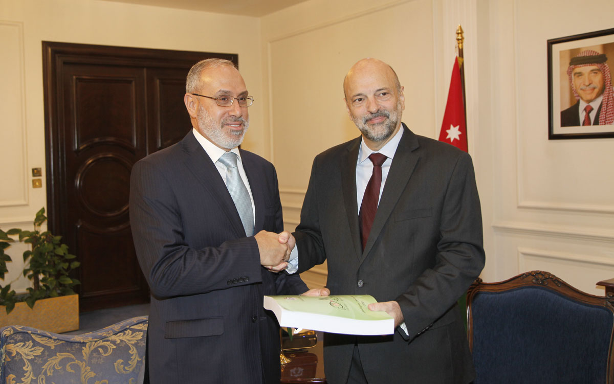 PM receives Audit Bureau annual report