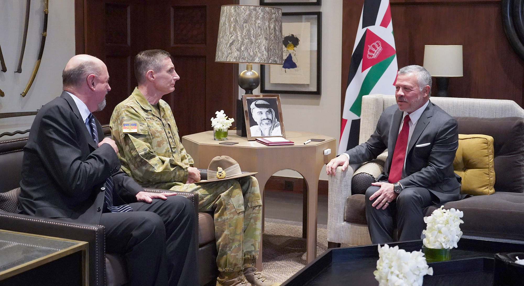 King receives chief of Australian Defense Force