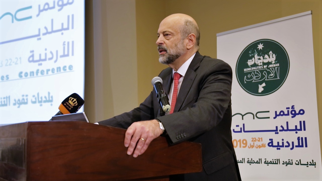 Municipalities represent &amp;quotDemocratic Model", Gov't must support, says PM