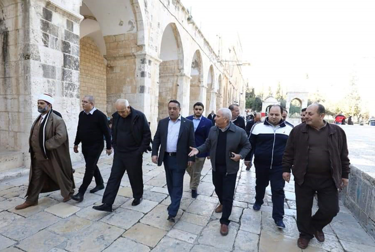 Daoud conveys King's greetings to Jerusalem Awqaf employees