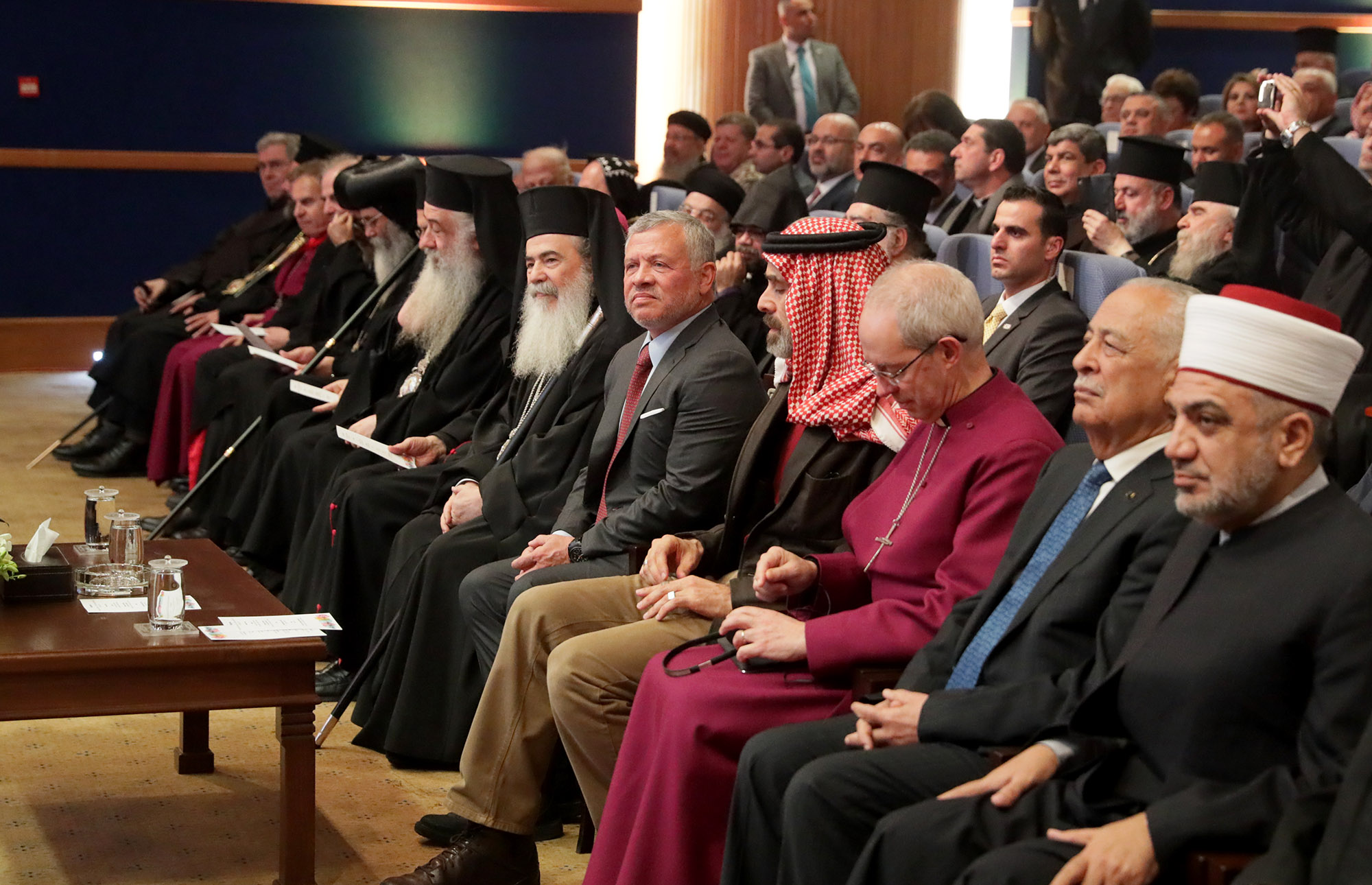 King meets church leaders from Jordan, Jerusalem, and Christian figures on occasion of Eastern Christmas