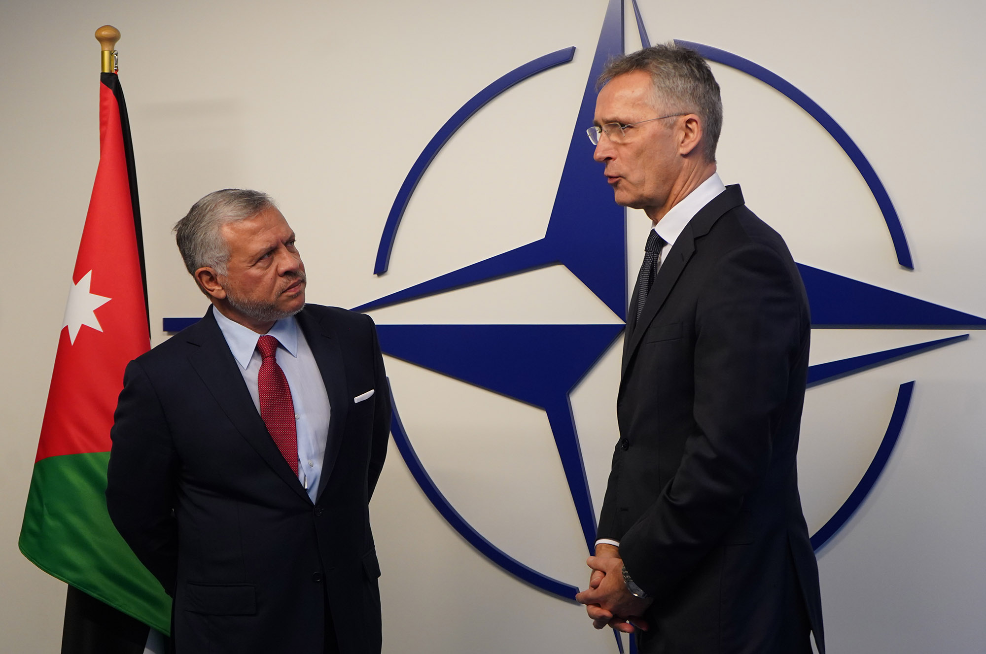 King meets NATO secretary general