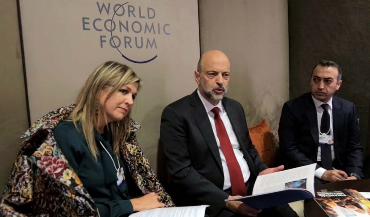 PM meets heads of delegations participating in Davos