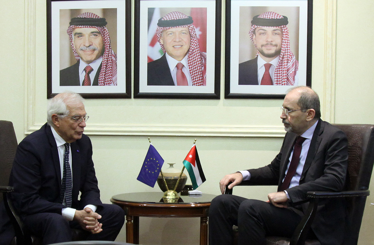 FM, EU foreign affairs chief discuss cooperation, regional developments