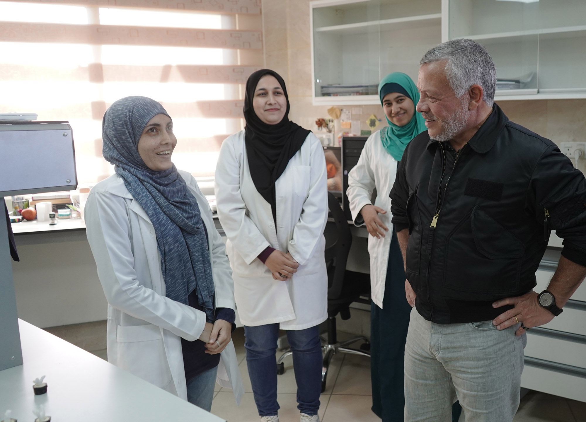 King visits Marine Science Station in Aqaba