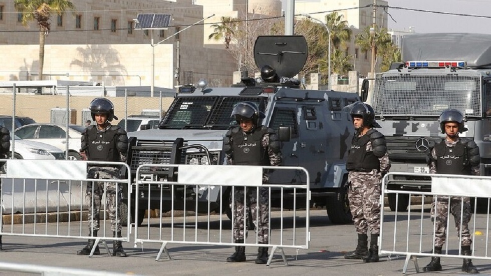 Crisis cell of Corona allows number of sectors to move amid curfew