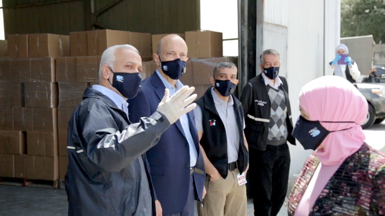 PM oversees distribution of food parcels to needy families